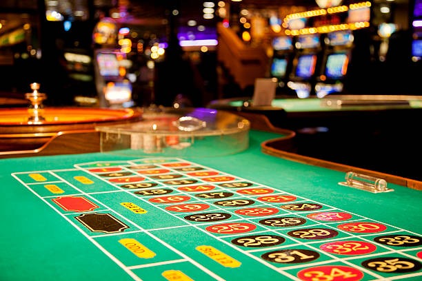 Betting action and pot display on comunity hk Texas Poker table